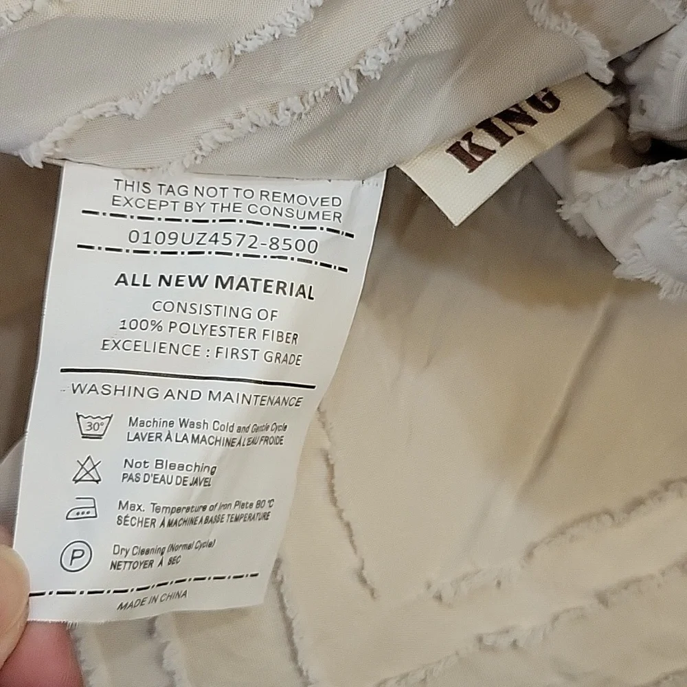 Sleepbella King 3piece comforter set beige Diamond Tufted design soft fluffy New